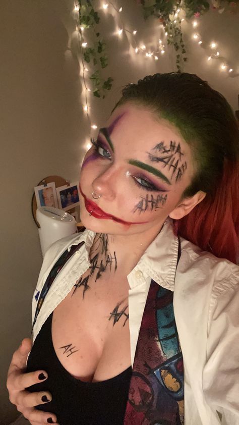 #joker #costume #jokercostume #dc #gothem #makeup #jokermakeup #halloween #aesthetic #green Hot Joker Makeup, Simple Joker Makeup, Joker Costume Makeup, Joker Makeup Female, Joker Makeup Tutorial, Joker Halloween Makeup, Holloween Costumes, Joker Halloween Costume, Hallowen Party