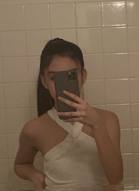 beige, white, iphone 11 pro max, outfit inspo, mirror pics Iphone 11 Pro Max Mirror Selfie, Iphone 11 Pro Mirror Selfie, Iphone 11 Mirror Pic, Iphone 11 Pro Max Aesthetic, Iphone 11 Pro Aesthetic, Photos Inspo, Gray Mirror, Green Mirrors, Mirror Pics