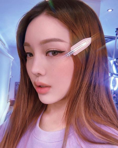 PONY 포니 on Instagram: “Are you well?👀” Pony Syndrome, Pony Makeup, Fashion Illustrations Techniques, Ulzzang Makeup, Pretty Makeup, Korean Makeup, Makeup Inspo, Makeup Tips, Fashion Illustration