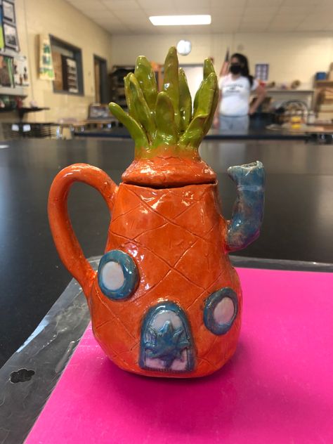 Tea Pot Pottery Ideas, Teapot Clay Ideas, Clay Tea Pot Ideas, Spongebob Mug, Spongebob Ceramics, Teapot Ceramic Ideas, Ceramic Teapots Ideas, Spongebob Clay, Coil Ceramics