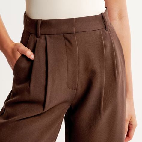 High Waisted, Dark Brown Tailored Pant. Size Small Brand New, Tags On. Brown Trousers Outfit, Dark Academia Pants, Sloane Tailored Pant, Tailored Pants Women, High Waisted Slacks, Dark Brown Pants, High Waisted Pants Outfit, Khaki Slacks, Flattering Pants