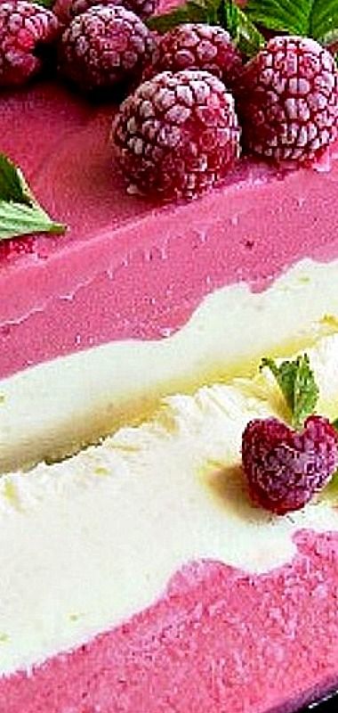 Raspberry Summer Sensation Dessert - a frozen dessert that's as beautiful to look at as it is delicious. Amazingly easy to make as well! Weight Watcher Desserts, Cooking Magazine, Raspberry Desserts, Raspberry Recipes, Make Ahead Desserts, Low Carb Dessert, Summer Treats, Ice Cream Cake, Frozen Desserts