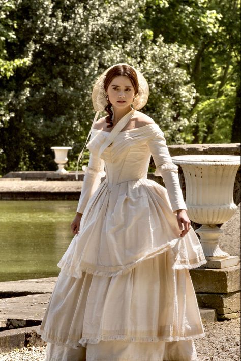 Queen Victoria Jenna Coleman, 1850 Dress, Queen Victoria Series, Victoria Jenna Coleman, 1840s Dress, 19th Century Dresses, Georgian Dress, Victoria Series, Victorian Era Dresses