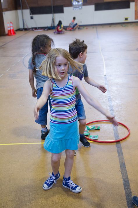 Kindergarten Physical Education Games, Kindergarten Gym, School Team Building Activities, Awana Games, Adapted Physical Education, Building Games For Kids, Gym Games For Kids, Games For Kids Classroom, Elementary Physical Education