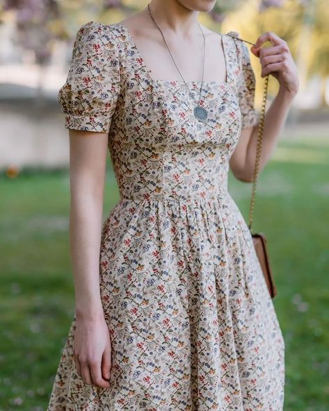 This season's staple 🍓🫐 @briesoldo is wearing our Isadora Dress in “Harvest Bloom” #heartsandfound | Instagram Womens Casual Dresses, Vestidos Vintage, Black Dresses Casual, Mein Style, Womens Casual, Modest Dresses, Modest Outfits, Outfits Casuales, Simple Dresses