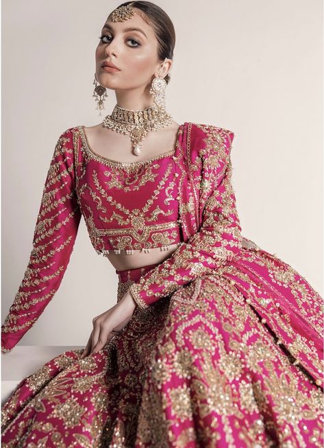 Pakistani Bridal Couture, Boutique Suit, Orang India, Punjabi Boutique, Ali Xeeshan, Suit Punjabi, Red Bridal Dress, Latest Bridal Lehenga, Desi Wedding Dresses