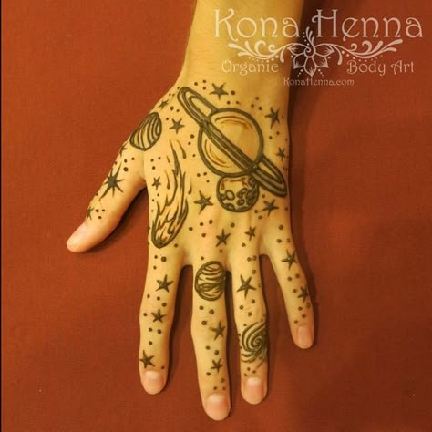 outer space henna tattoo Henna Motive, Simple Henna Patterns, Henna Hand Designs, Small Henna Tattoos, Henna Tattoo Ideas, Henna Flower Designs, Cute Henna Designs, Henna Tutorial, Cute Henna Tattoos