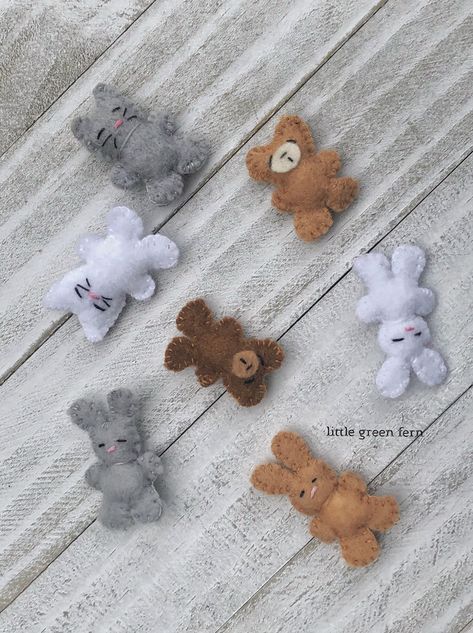 Excited to share this item from my #etsy shop: Tiny stuffed kitty cat, Pocket pet, miniature kitten, mini gray kitten, miniature white cat, felt cat, tiny cat Felt Kitten Pattern, Sewing Stuffed Toys, Felt Animal Templates, Sew Felt Animals, Cute Crafts To Sell, Small Things To Sew, Cute Felt Animals, Felt Sewing Projects, Felt Stuffed Animals