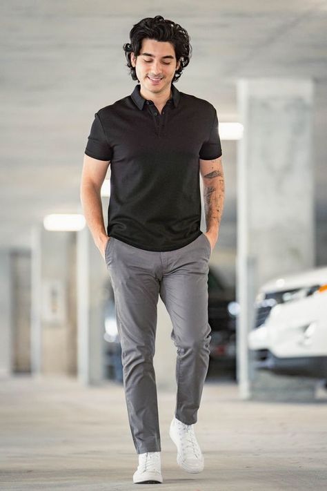 Identical to the photo come only 2 Semi Casual Work Outfit Men, Loose Chinos Outfit Men, Men Fashion Basics, Casual Chinos Men Outfits, Men Skater Fashion, Light Grey Chinos Men Outfits, Soft Summer Outfits Men, Mens Chino Pants Outfits, Chinos Pants For Men