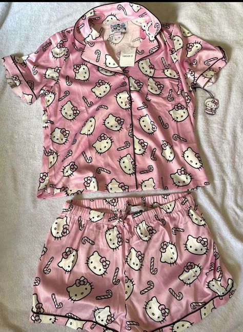 Kawaii Pajamas, Tapeta Hello Kitty, Johnsons Baby, Hello Kitty Gifts, Hello Kitty Merchandise, Pajamas Pants, Hello Kitty Rooms, Kitty Clothes, Hello Kitty Clothes