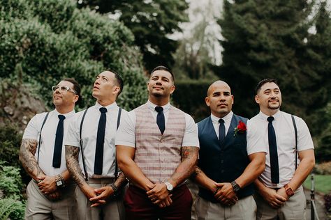 Navy blue and champagne color theme groomsmen. Suspenders and tie. Short sleeve button up shirt.  Champagne color pants, navy blue suspenders and tie. Non traditional suit for groomsmen. Suspender style groomsmen. Modern and trendy Groomsmen Short Sleeve Button Up, Groomsmen Suspenders And Tie, Suit For Groomsmen, Navy Blue And Champagne, Navy Blue Suspenders, Groomsmen Suspenders, Grooms Party, Grooms Attire, Backyard Wedding Ceremony