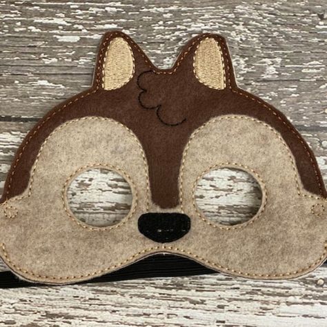 Woodland Animal Mask Felt Mask Kids Masks Kids Costumes Skunk Mask Badger Mask Hedgehog Mask Racoon Mask Beaver Mask Squirrel Mask Halloween Hedgehog Mask, Squirrel Mask, Felt Animal Masks, Masks Kids, Kids Masks, Fox Costume, Animal Mask, Felt Fox, Felt Mask