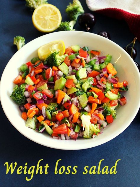 A mixed vegetable salad made using simple veggies such as onion, tomato, cucumber etc. Veg Salad Recipes, Healthy Vegetable Salad, Salad Sayur, Diet Salad Recipes, Salad Diet, Vegetable Salad Recipes, Resep Salad, Green Salad Recipes, Diner Recept