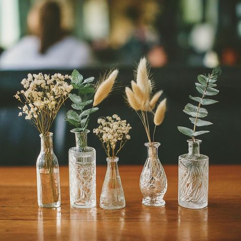 pub bar cafe hotel restaurant dried flower table decoration Eucalyptus Wedding Vase, Dried Eucalyptus In Vase, Bud Vases With Pampas, Bud Vases Dried Flowers, Vase Dry Flower, Simple Natural Wedding Decor, Bunny Tail Wedding Decor, Spring Decor Wedding, Dried Flower Wedding Arrangements