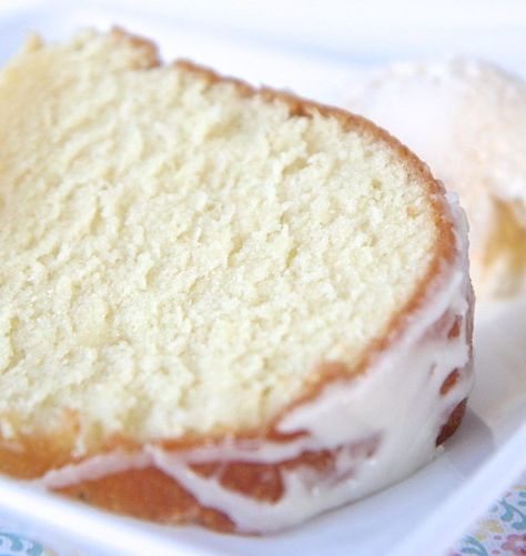 Southern Five Flavor Pound Cake 5 Flavor Pound Cake, Five Flavor Pound Cake, Homemade Pound Cake, Southern Pound Cake, Easy Pound Cake, Peach Pound Cakes, Pound Cake Recipes Easy, Lemon Cakes, Divas Can Cook