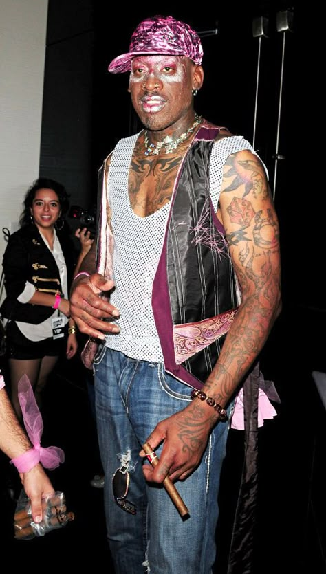 Dennis Rodman Fashion, Dennis Rodman Outfit, Denis Rodman, Celebrity Inspired Outfits, Russell Simmons, High Fashion Men, Bad Fashion, Millennials Fashion, Hollywood Celebrity