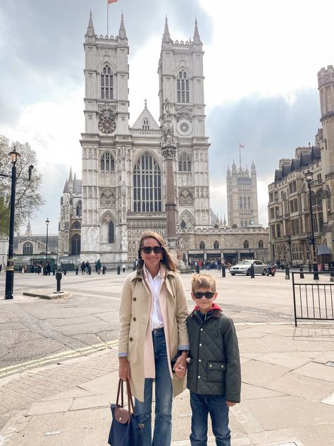 London Sightseeing Outfit, London Vacation Outfits, England Travel Outfits, Paris Spring Outfit, London Trip Outfit, London Spring Outfit, What To Pack For London, What To Wear In London, London In Spring