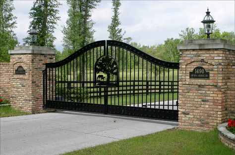 Driveway gate Metal Driveway Gates, Driveway Entrance Landscaping, Farm Entrance, Ranch Gates, Estate Gates, Metal Gate, Driveway Entrance, Custom Gates, Front Gate Design