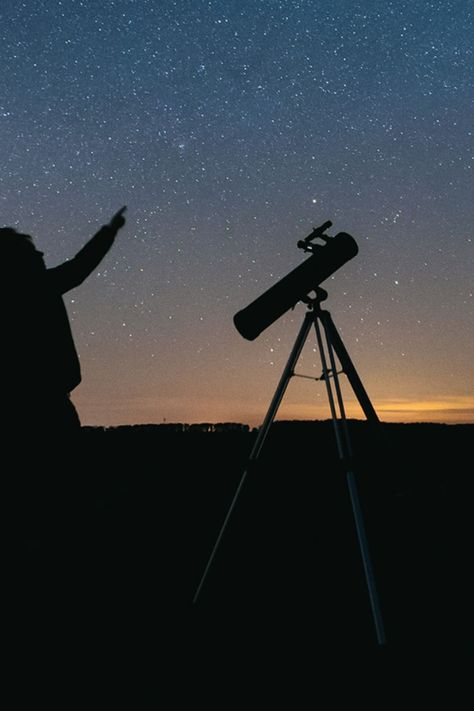 Stargazing Telescope Aesthetic, Stargazing Date Aesthetic, Astrophotography Aesthetic, Star Telescope, Telescope Stargazing, Telescope Aesthetic, Telescope Photography, Stargazing Telescope, Telescope Astronomy