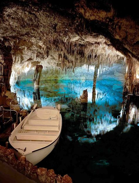 Drach Caves Mallorca, Mallorca Places To Visit, Mallorca Aesthetic, Mallorca Island, Spain Aesthetic, Spain Itinerary, Places In Spain, Mallorca Spain, Romantic Honeymoon