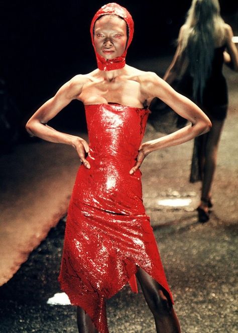 Alexander McQueen AW98, Joan Alexander Mcqueen 90s, Alexander Mcqueen Runway, Savage Beauty, Mcqueen Fashion, Alexander The Great, Fashion Show Collection, Runway Fashion, Fashion Art, Alexander Mcqueen