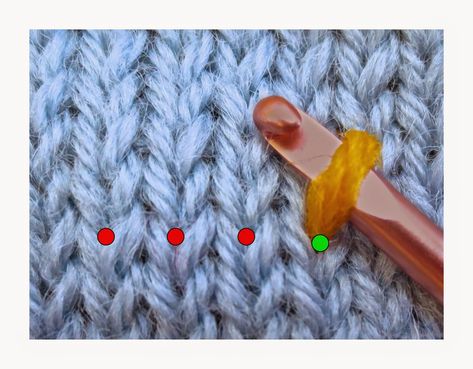 TECHknitting: Slip stitch surface decoration: Fake Latvian Braid Call Fake, Latvian Braid, Surface Crochet, Color Knitting, Yarn Twist, Crochet Embellishments, Invisible Stitch, Crochet Stitches Diagram, Braid Patterns