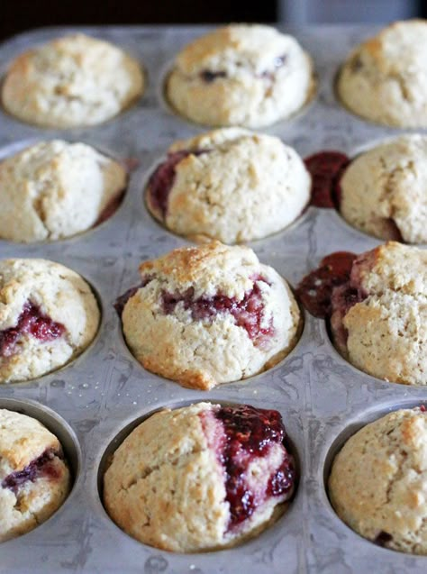 Jam Filled Muffins, Recipe Using Jam, Quick Muffins, Easy Jam, Simple Muffin Recipe, Filled Muffins, Muffin Tin Recipes, Coffee Breakfast, Healthy Muffins