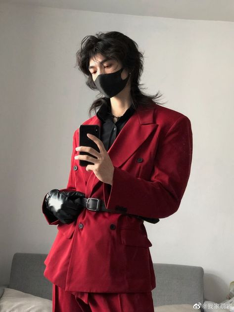 Red Outfit Men Korean, Christmas Outfit Aesthetic Men, Male Prom Outfits Aesthetic, Red Suit Men Aesthetic, Red Suit Male, Korean Christmas Outfit, Boy Fashion Aesthetic, Outfit Rojo, Meng Rui