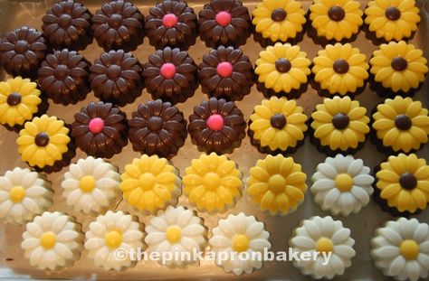 Decorated Oreos, Chocolate Covered Cookies, Chocolate Buttons, Chocolate Covered Treats, Covered Oreos, Oreo Cookie, Chocolate Bomb, Treat Ideas, Home Bakery