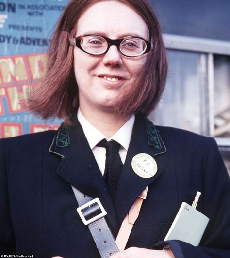 Anna Karen was best known for her role as Olive in the 1970s sitcom On The Buses Peggy Mitchell, Moving To London, British Tv Comedies, Barbara Windsor, 1970s Childhood, Vintage Television, Childhood Memories 70s, Classic Comedies, Classic Television