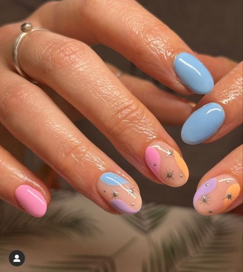 From instagram Fun Nails Designs, Short Fun Nails, Starburst Nails, Trendy Gel Nails, Luminary Nails, Fun Nail Designs, Short Nail Art, Fun Nail Art, Short Gel Nails