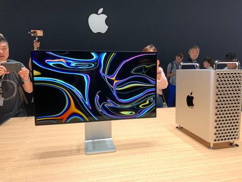 Apple Pro Display XDR: A closer look at the Mac Pro's 6K monitor - Business Insider Thunderbolt Display, Apple Pro, Apple Launch, Editing Suite, Welcome To My House, Monitor Mount, New Mac, Apple New, Mac Pro