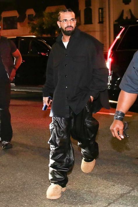 Drake's Obsessed With Trash-Bag Pants & Horse-Hoof Shoes Drake Shirt Outfit, Drake Aesthetic Outfits, Drake With Braids, Drake Outfits Fashion, Drake Shoes, Concert Outfit Cargo Pants, Leather Pants Outfit Men, Drake Fits, Drake Outfits