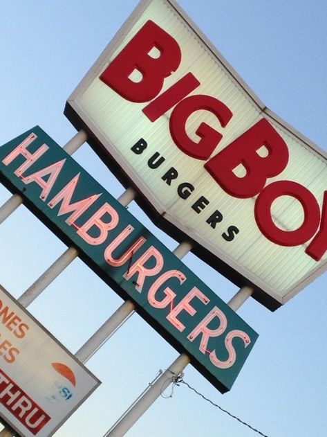 17.	Big Boy Burgers, Independence Burger Design, Big Burgers, Independence Mo, Adventure Seeker, City Trip, Big Boy, The Test, Hotel Restaurant, Vintage Travel