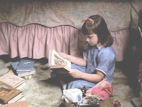 matilda Matilda 1996, Matilda Movie, Mara Wilson, Miss Honey, Roald Dahl, Film Tv, On The Floor, Matilda, My Childhood