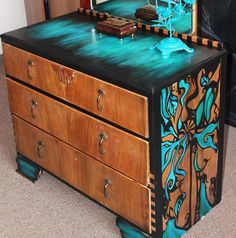 DIY Hand-painted Furniture! Seni Resin, Chair Diy, Diy Sofa, Diy Makeover, Painting Furniture Diy, Funky Painted Furniture, Funky Furniture, Diy Furniture Table, Refurbished Furniture