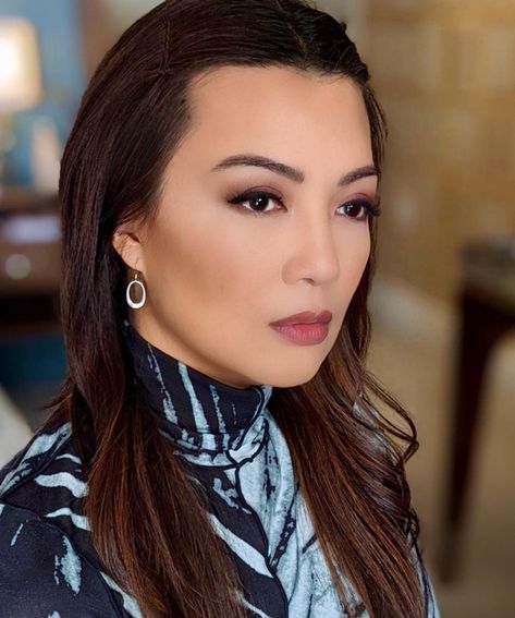 Ming-Na Wen (@mingna_wen) posted on Instagram: “GlamMING. 🤍🤍🤍🤍🤍 #pressjunket #thebookofbobafett My Glam Squad rocks!🥰 Hair: @chazdean Asst: @thathairisprecious Makeup:…” • Jan 7, 2022 at 3:34am UTC Curvy Women Dresses, Melinda May, Ming Na Wen, Rock Hairstyles, Glam Squad, American Actress, On Tumblr, Pearl Earrings, Gif