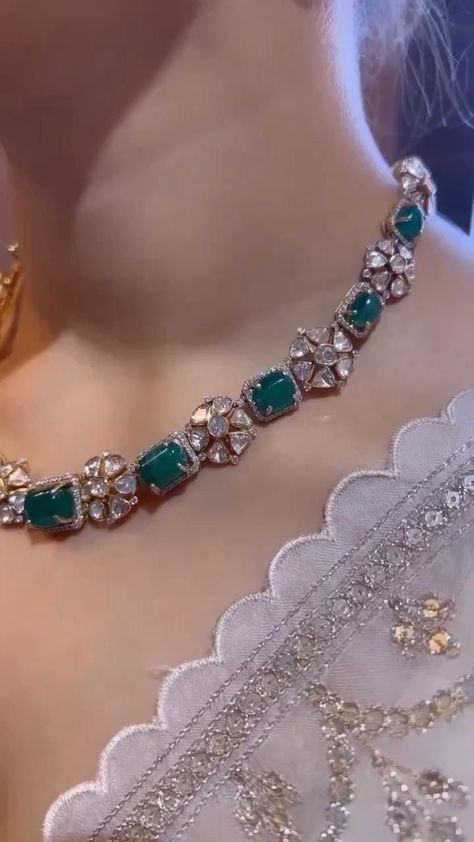 Emerald Polki Necklace, Mozonite Jewelry Necklace, Emerald Necklace Indian Gold Jewellery, Dimond Neckless Jewelry Simple, Kundan Necklace Simple, Dimond Neckless Jewelry, Emerald Necklace Indian, Kundan Pendant Set, Diamond Polki Necklace