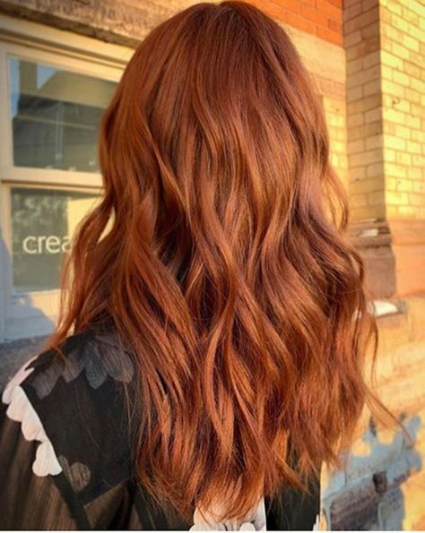 The Prettiest Copper Hair Colors For Winter | Fashionisers© - Part 5 Hair Colors For Winter, Natural Red Hair, Red Hair Inspo, Ginger Hair Color, Copper Hair Color, Hair Color Auburn, Shade Of Red, Winter Hair Color, Hair Color And Cut