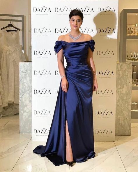 Drapes Dress, Navy Drapes, Classy Gowns, Ethereal Dress, Stunning Prom Dresses, 파티 드레스, Satin Evening Dresses, Women Dresses Classy, Elegant Dresses Classy