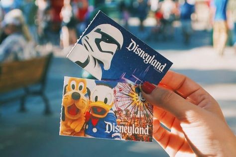 Disney Parque, Disney Gift Card, Day Trips From Tokyo, Disney Tickets, Disneyland Tickets, Disneyland Vacation, Parc D'attraction, Disney Gift, Disneyland Trip