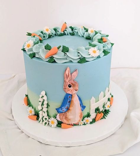 Simple Peter Rabbit Cake, Peter Rabbit Carrot Cake, Peter Rabbit Buttercream Cake, Peter Rabbit Cake Ideas, Peter Rabbit Baby Shower Cake, Peter Rabbit Birthday Cake, Bee Birthday Cake, Cake Competition, Peter Rabbit Cake