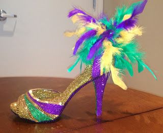 Confessions of a glitter addict: Purple, Green and Gold Sandal Mardi Gras Diy, Mardi Gras Party Decorations, Madi Gras, Bnai Mitzvah, Muses Shoes, Mardi Gras Centerpieces, Mardi Gras Crafts, Mardi Gra, Women's Retreat