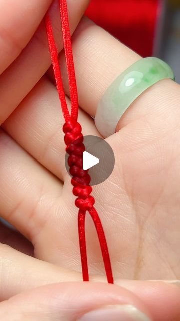 Snake Knot Bracelet Tutorials, Diy String Bracelets Tutorials, How To Braid Bracelets, Snake Macrame, Snake Knot Tutorial, Knots For Bracelets, Snake Knot Bracelet, Cord Jewelry Diy, Sliding Knot Tutorial