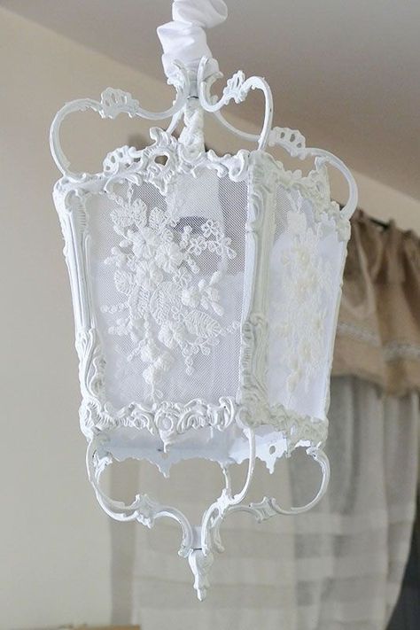 Manualidades Shabby Chic, Shabby Chic Lighting, Chic Chalet, Styl Shabby Chic, Decoration Shabby, Shabby Chic Lamps, Diy Lampe, Cottage Shabby Chic, Shabby Chic Stil