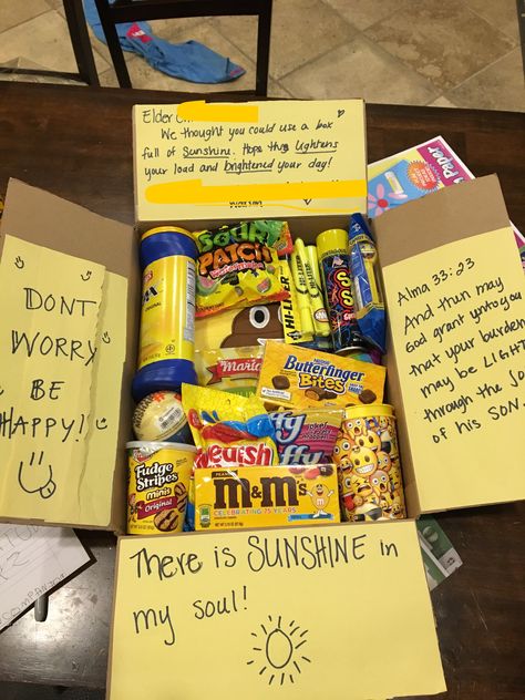 Mens Bday Gifts, Sunshine Care Package, Christmas Gift Ideas For Mom, Missionary Care Packages, Missionary Gifts, Box Of Sunshine, Gift Ideas For Mom, College Care Package, Cute Birthday Gift