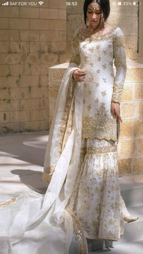 Nikah Outfit, Desi Dress, Pengantin India, Desi Wedding Dresses, Nikkah Dress, Desi Wear, Bridal Dresses Pakistan, Gaun Fashion, Pakistani Wedding Outfits