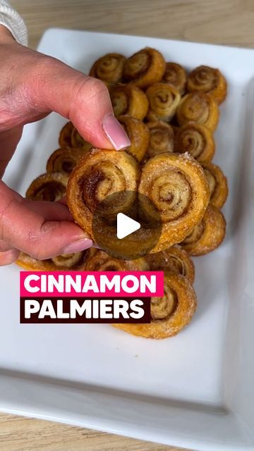 Cinnamon Palmiers, Easy Puff Pastry Desserts, Puff Pastry Treats, Puff Pastry Shells, Cookist Wow, Puff Pastry Desserts, Easy Puff Pastry, Brunch Drinks, Breakfast Sweets