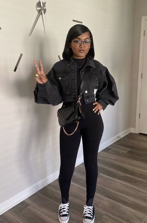 Black High School Outfits, Cute All Black Outfits Baddie, Black Crop Top Jacket Outfit, All Black Semi Casual Women, Vest Jersey Outfit, Cute Simple Black Outfits, All Black Teen Girl Outfits, Cute All Black Outfits For School, Dinner Outfits All Black