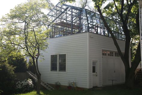 garage greenhouse Garage Greenhouse, Rooftop Greenhouse, Natural Plant Food, Hobby Greenhouse, Garage Roof, Villa Bali, Membrane Roof, Greenhouse Shed, Backyard Greenhouse